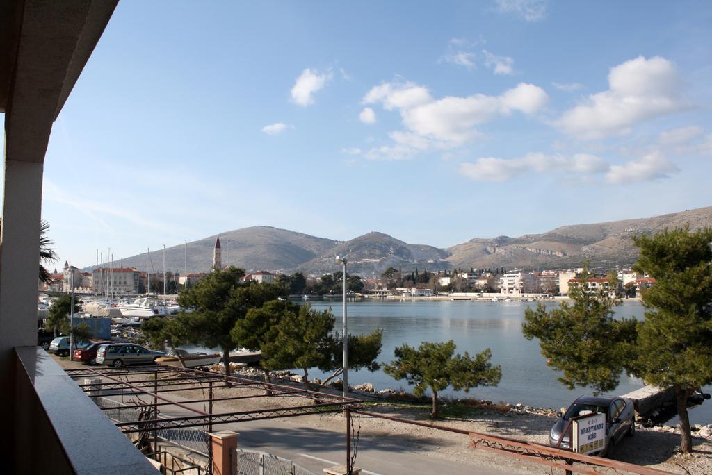 Apartments Mise Trogir Exterior foto